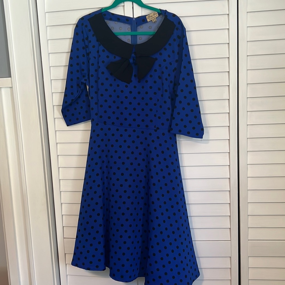 Lady’s dress only wore once